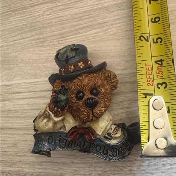 Charming Vintage Y2K Bear Figurine with Hat and Banner Boyds Bearwear - Picture 4 of 4